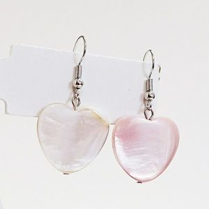 ❤️ Heart shaped shell bead silver tone earrings